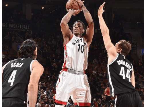 雷迪克盛赞艾顿防守端表现：他能做很多事情，甚至能换防马克西