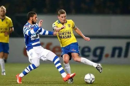 谌贻琴出席国家足球青训中心揭牌仪式