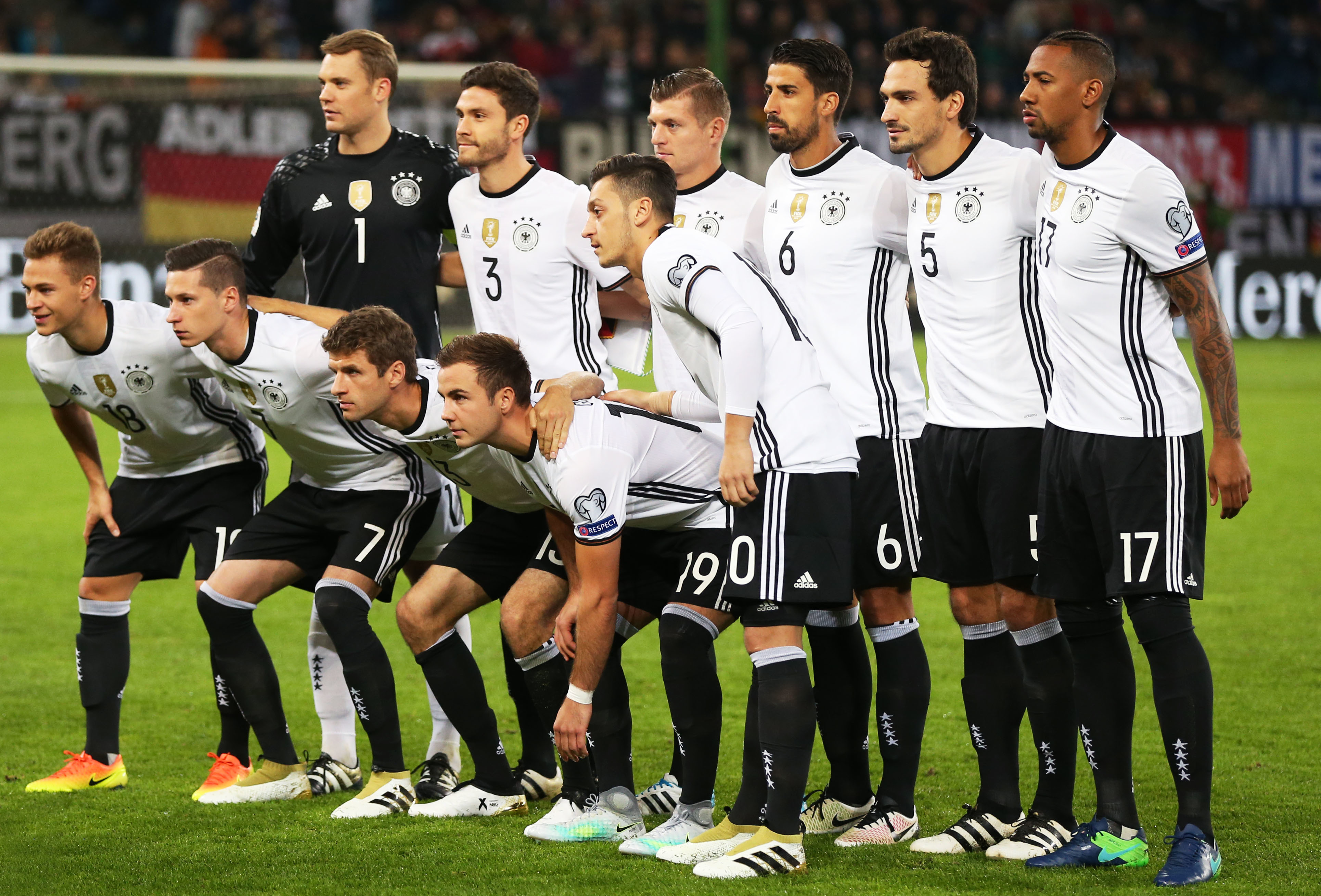 他再次将目 他再次将目